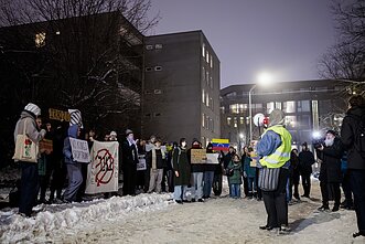 About 50 people protested outside the US Embassy in Vilnius on Wednesday evening to condemn Washington’s actions in Venezuela About 50 people protested outside the US Embassy in Vilnius on Wednesday evening to condemn Washington’s actions in Venezuela