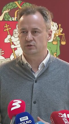 Pūgai užklupus Vilnių, nuo ankstyvo ryto daug avarijų, vėluoja viešasis transportas