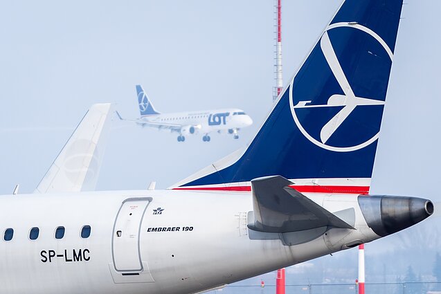 „LOT Polish Airlines” „LOT Polish Airlines”