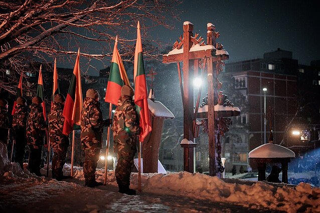 Sausio 13-osios progimnazija: už laisvę žuvę mokiniai ir vilties pilni to meto rašiniai