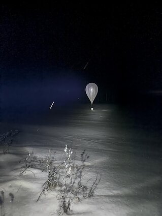 Smuggling balloons carrying cigarettes