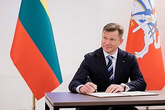 KAM pasirašė 950 mln. eurų sutartis dėl Rūdninkų karinio miestelio antrojo etapo statybos