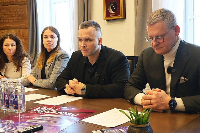 Jelgavos ledo skulptūrų festivalio organizatoriai. G. Caunė