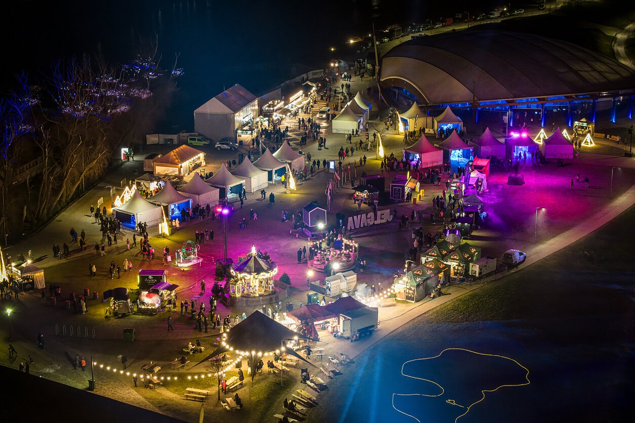 2025 m. vykusio Jelgavos ledo skulptūrų festivalio akimirkos