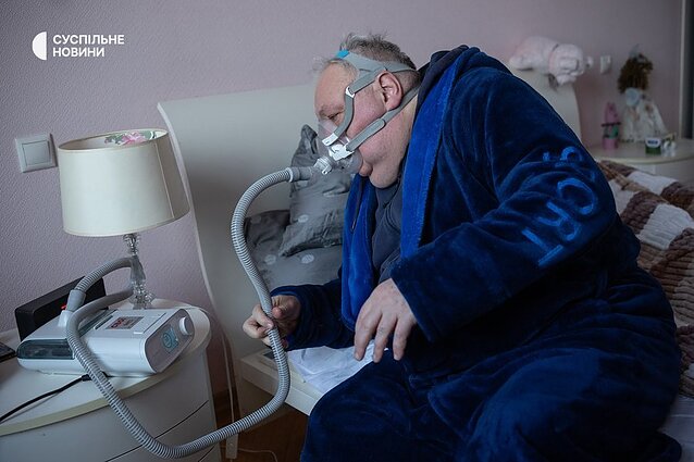 Serhii's apartment is equipped so that he can stay there and breathe even when the electricity or heating is turned off.