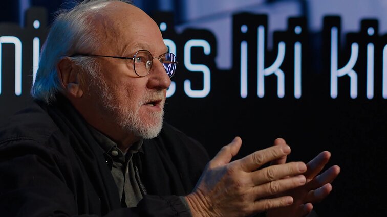 Filmą „Naktinis seansas“ pristato filmo režisierius Algimantas Puipa