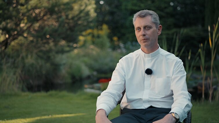 Bitininko pusę atskleidęs Doveika: bitės moko, kaip gyventi neišpuikstant