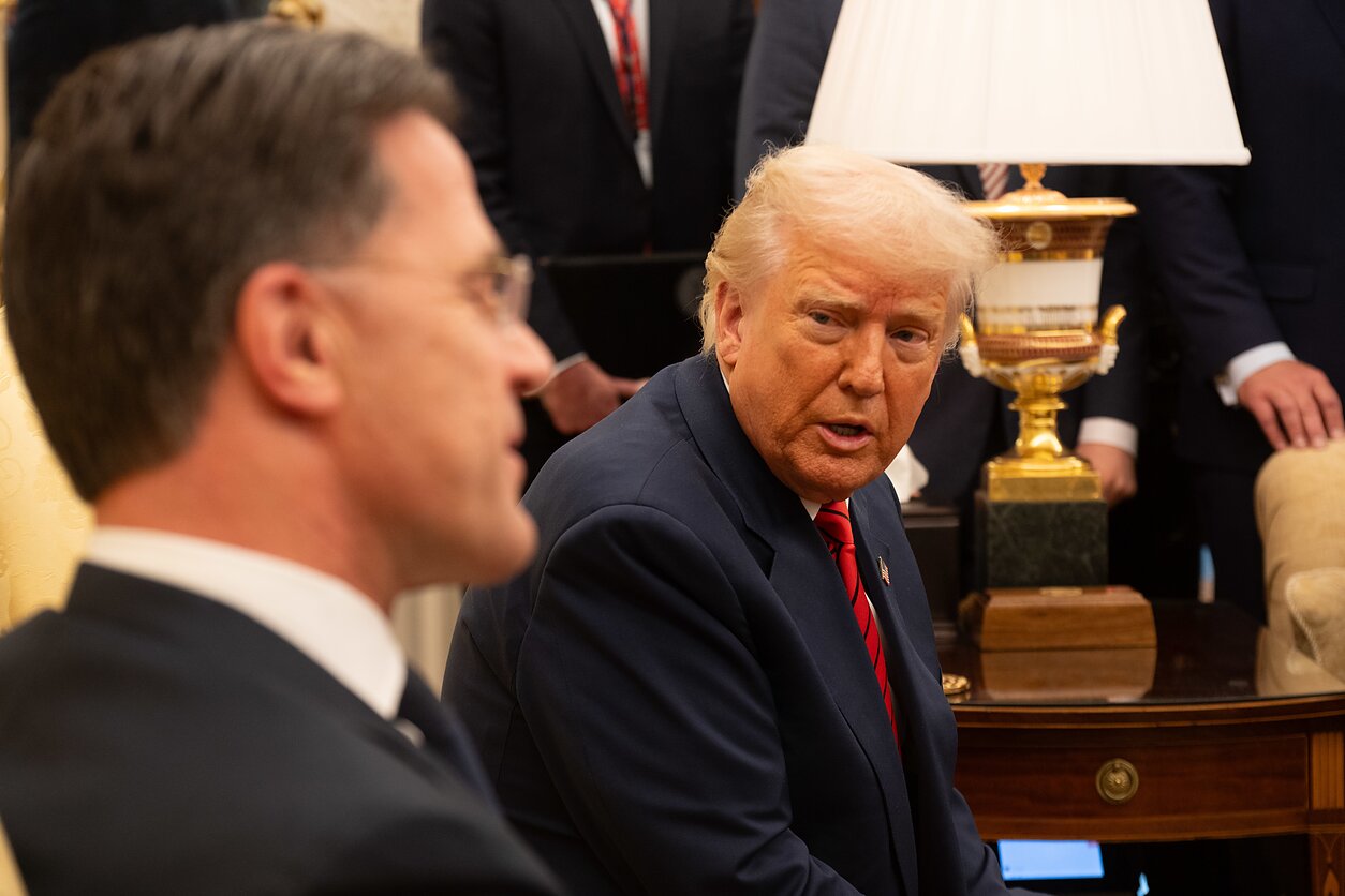 Markas Rutte (kairėje) ir Donaldas Trumpas