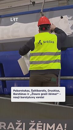 Keliuose – vardiniai barstytuvai