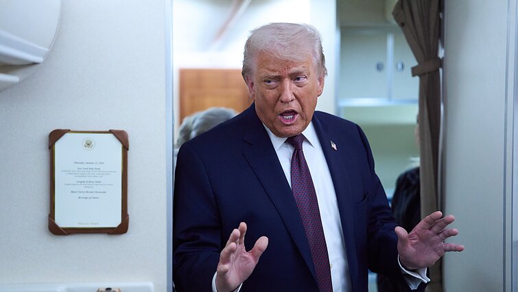 Trumpas įsitikinęs – ir Putinas, ir Zelenskis privalės daryti nuolaidas derybose
