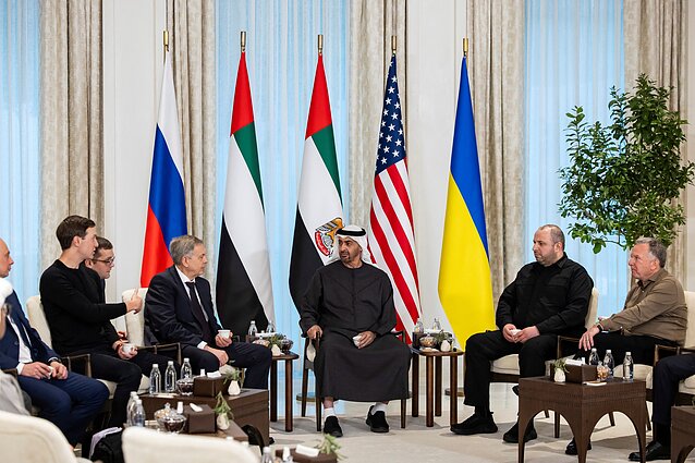 Susitikimas Abu Dabyje Susitikimas Abu Dabyje