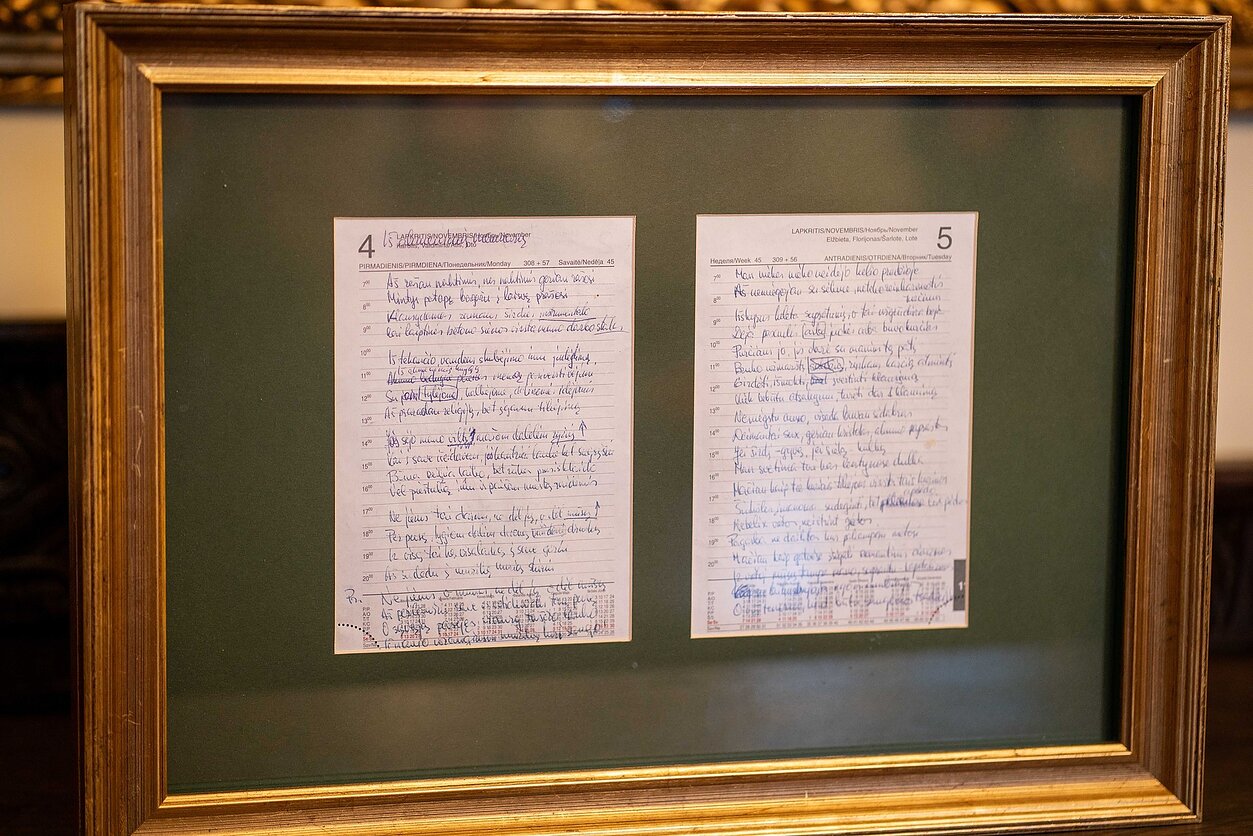 „G&G Sindikatas“ Lietuvos nacionaliniam muziejui perdavė dainos „Muzika, kuri saugo“ rankraštį „G&G Sindikatas“ Lietuvos nacionaliniam muziejui perdavė dainos „Muzika, kuri saugo“ rankraštį