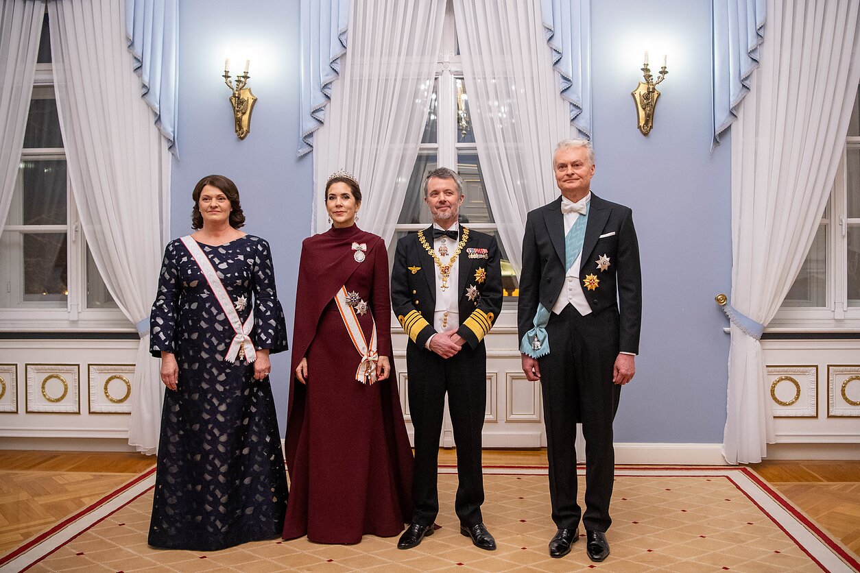 Denmark's King Frederik X and Queen Mary with the Lithuanian president and his wife