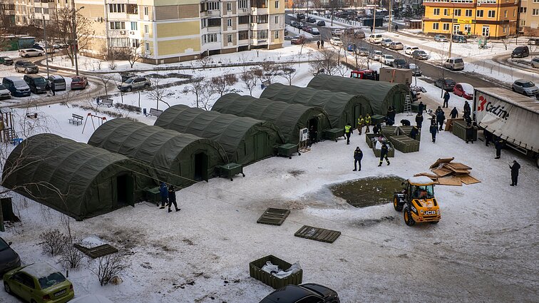 ES parama Ukrainai: Rusijos išpuoliams atjungus šildymą, siunčia šimtus generatorių
