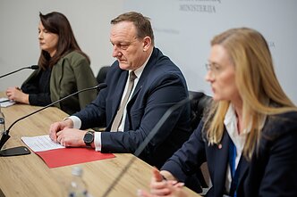 Vladislavas Kondratovičius, Indrė Gasperė