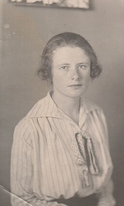 Vanda Daugirdaitė apie 1928 m.