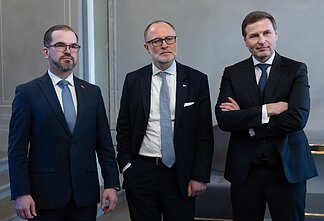 Baltijos šalių gynybos ministrai sutarė dėl bendros karinio mobilumo erdvės sukūrimo Baltijos šalių gynybos ministrai sutarė dėl bendros karinio mobilumo erdvės sukūrimo