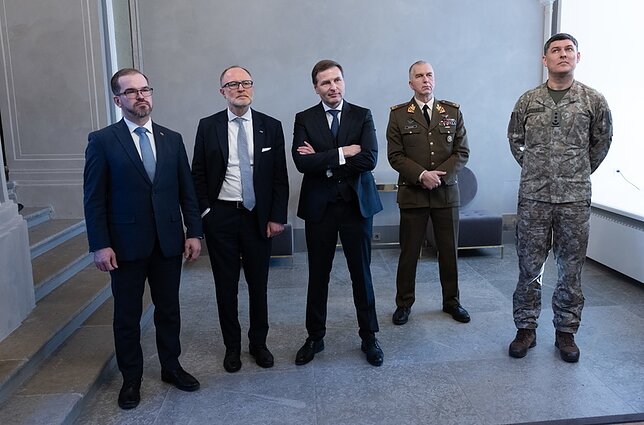 Baltijos šalių gynybos ministrai sutarė dėl bendros karinio mobilumo erdvės sukūrimo Baltijos šalių gynybos ministrai sutarė dėl bendros karinio mobilumo erdvės sukūrimo