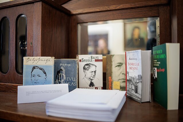 Paroda „Kodėl išbraukta?“ Profesorių name