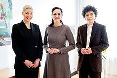 Lithuanian PM Inga Ruginienė meets with Maria Kalesnikava (left)