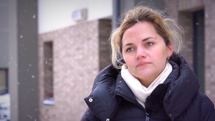 „Pradės reaguoti, kai kas nors atsitiks“: Zujūnų gyventojai nesulaukia pėsčiųjų tako