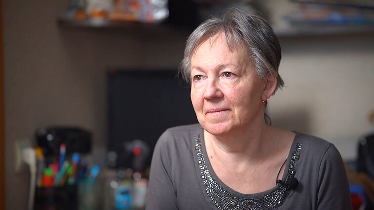 Dėl išsėtinės sklerozės sunkiai judanti Inga negauna savivaldybės paramos: lieka laukti