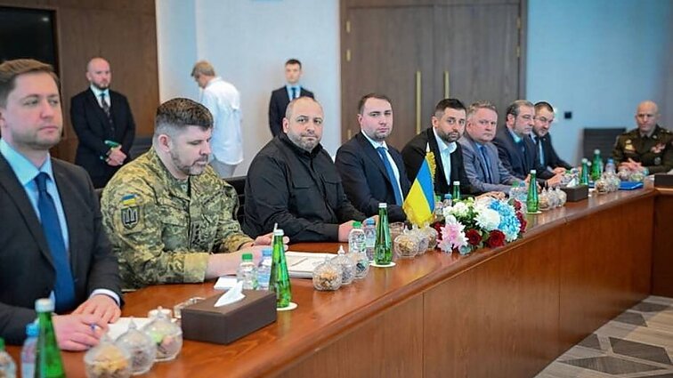 Derybų dėl Ukrainos sėkme netikintis ekspertas: Rusija mato tik meduolį ir nebijo bizūno