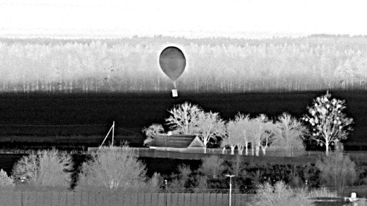 Kovoje su balionais – proveržis: startuolis sukūrė kamerą naktinėms dronų operacijoms