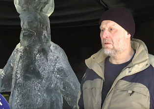 Lietuvių skulptoriaus Marijaus Petrausko karalių pora Lietuvių skulptoriaus Marijaus Petrausko karalių pora