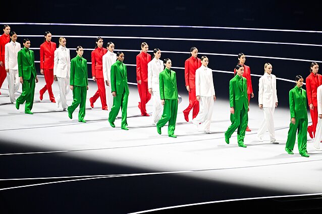 Duoklė Giorgio Armani ir itališkai madai 2026 m. Milano ir Kortinos žiemos olimpinių žaidynių atidaryme Duoklė Giorgio Armani ir itališkai madai 2026 m. Milano ir Kortinos žiemos olimpinių žaidynių atidaryme