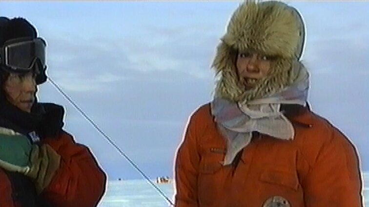 1989-1991 m. pirmasis vien tik moterų žiemojimas Antarktidoje