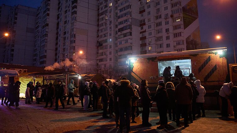 Apžvelgė situaciją šąlančiame Kyjive: žmonės gyvena virtuvėse ir miega su batais