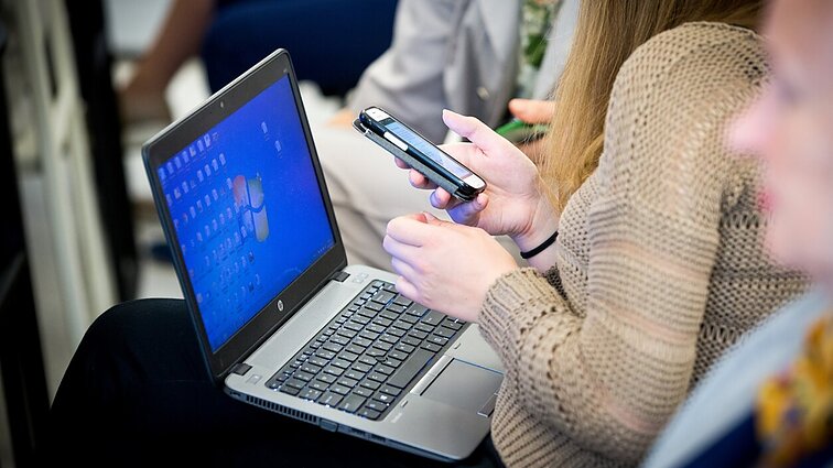 Botų demaskavimo ABC: bendraudami pabandykit keisti kalbą, temą