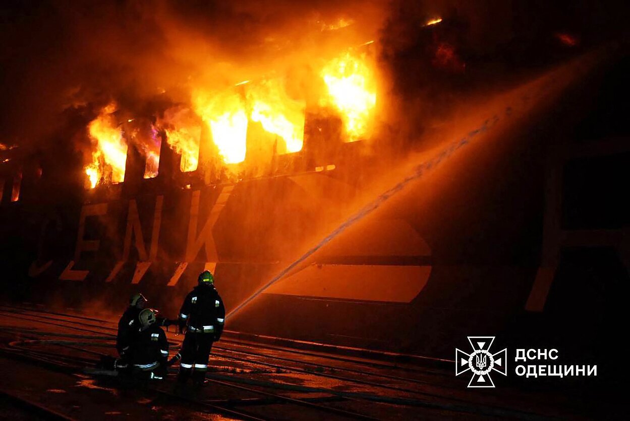 Gesinamas gaisras laive, Odesa Gesinamas gaisras laive, Odesa