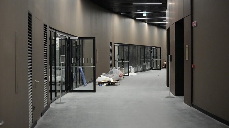 Dulkės, purvas ir nebaigti darbai: aptarė Milano olimpinės arenos užkulisius