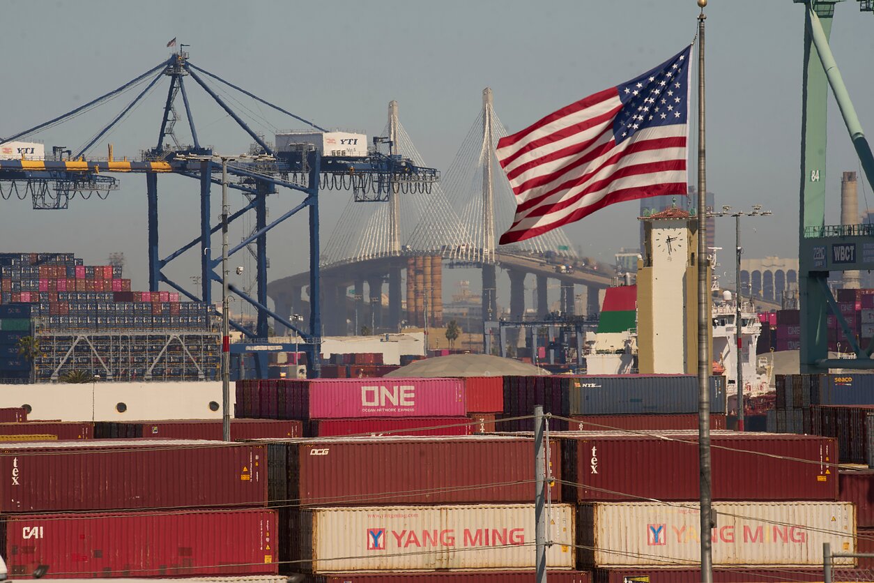 Los Andželo uoste sukrauti Taivano konteinerių laivybos bendrovės „Yang Ming Marine Transport Corporation“ konteineriai Los Andželo uoste sukrauti Taivano konteinerių laivybos bendrovės „Yang Ming Marine Transport Corporation“ konteineriai