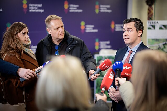 Vilniaus rajono taryba atsisakė pervadinti dėl pedofilijos bausto Gulbinowicziaus gatves