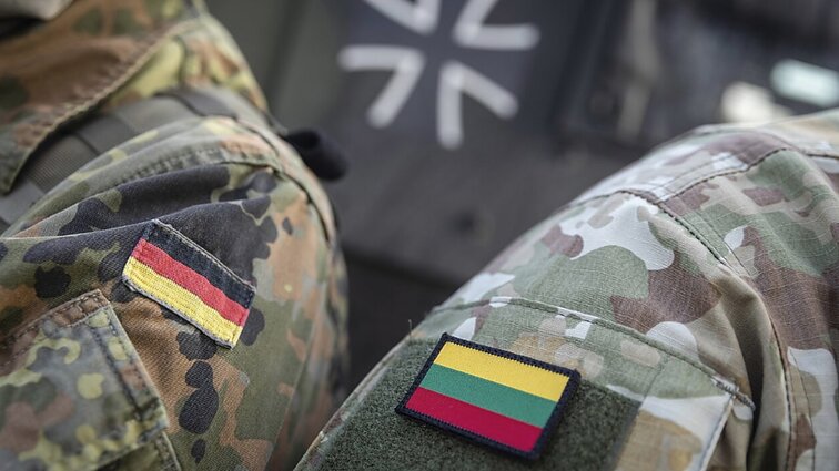 Stringant savanorių į Vokietijos brigadą paieškai, Nausėda ramina: įsipareigojimai nekinta