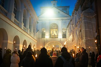 Keli šimtai žmonių Vilniuje dalyvavo eisenoje su deglais Keli šimtai žmonių Vilniuje dalyvavo eisenoje su deglais