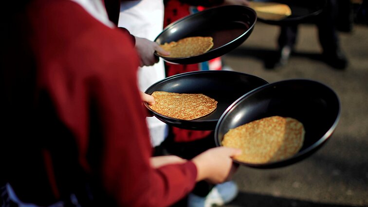 Tinklaraštininkės idėja Užgavėnėms: jogurtinių blynų su šonine receptas