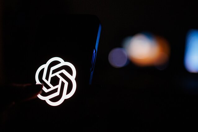 Įvertino reklamų atsiradimą „ChatGPT“: nori padaryti prieinamą visiems, o tai kainuoja