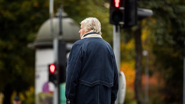 Psichologė Kuzminskaitė: chroniška vienatvė sveikatai gali kenkti labiau nei rūkymas