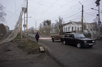 Nuo dronų saugantys tinklai Ukrainoje Nuo dronų saugantys tinklai Ukrainoje