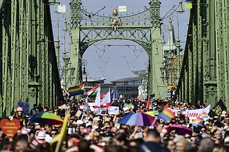 2025 m. birželį Budapešte vykusios draustos „Pride“ eitynės 2025 m. birželį Budapešte vykusios draustos „Pride“ eitynės