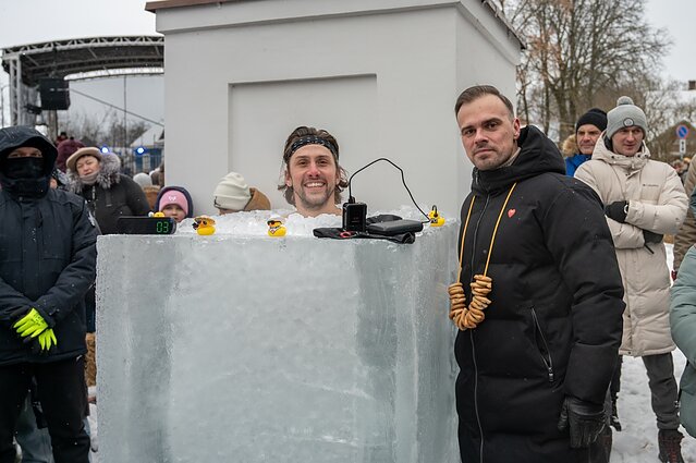 Trakietis Viačeslavas Filipovičius pasiekė naują Lietuvos grūdinimosi – buvimo lede – rekordą Trakietis Viačeslavas Filipovičius pasiekė naują Lietuvos grūdinimosi – buvimo lede – rekordą