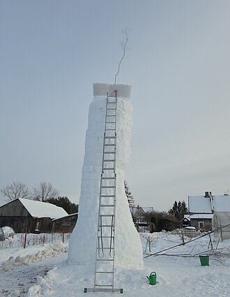 The giant snowman of Semeliškės