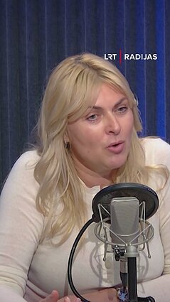 Eglė Jackaitė apie apsinuoginimą scenoje: mane padrąsino sūnus
