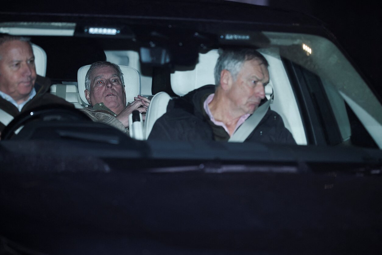 Buvęs JK princas Andrew paleistas iš policijos nuovados