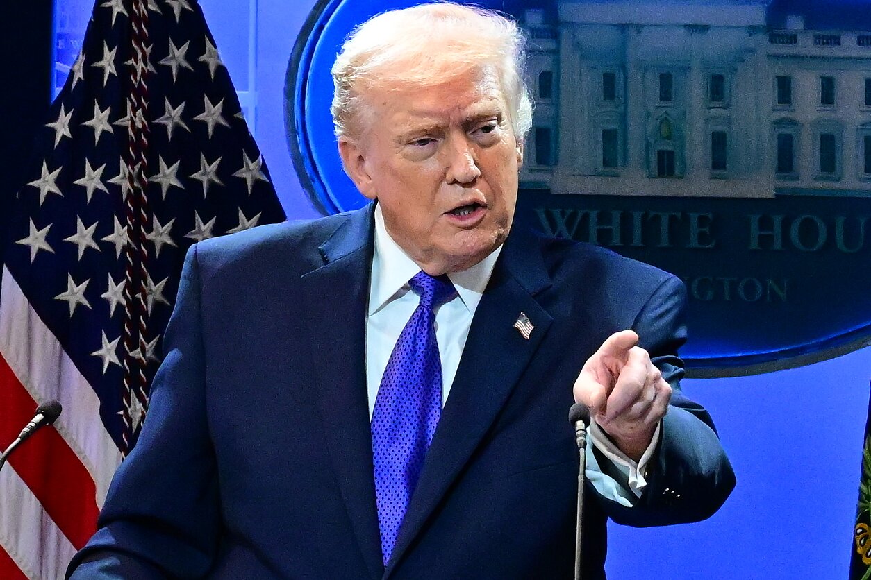 D. Trumpas D. Trumpas