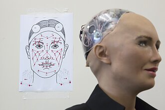 Kinijos robotai-humanoidai